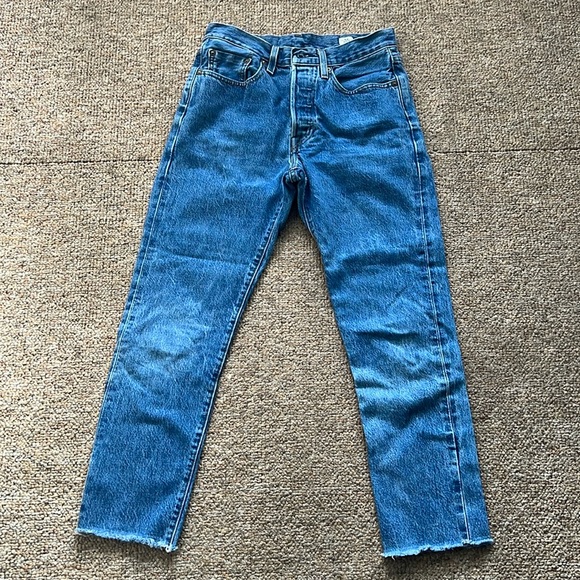 Levi's® Premium 501® SKINNY WOMEN'S JEANS Raw Hem Size 26 W x 30 L - Picture 1 of 7